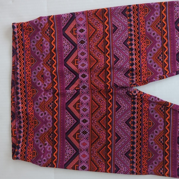 LuLaRoe Chevron Tall & Curvy Leggings Purple Orange Pattern - Picture 3 of 9
